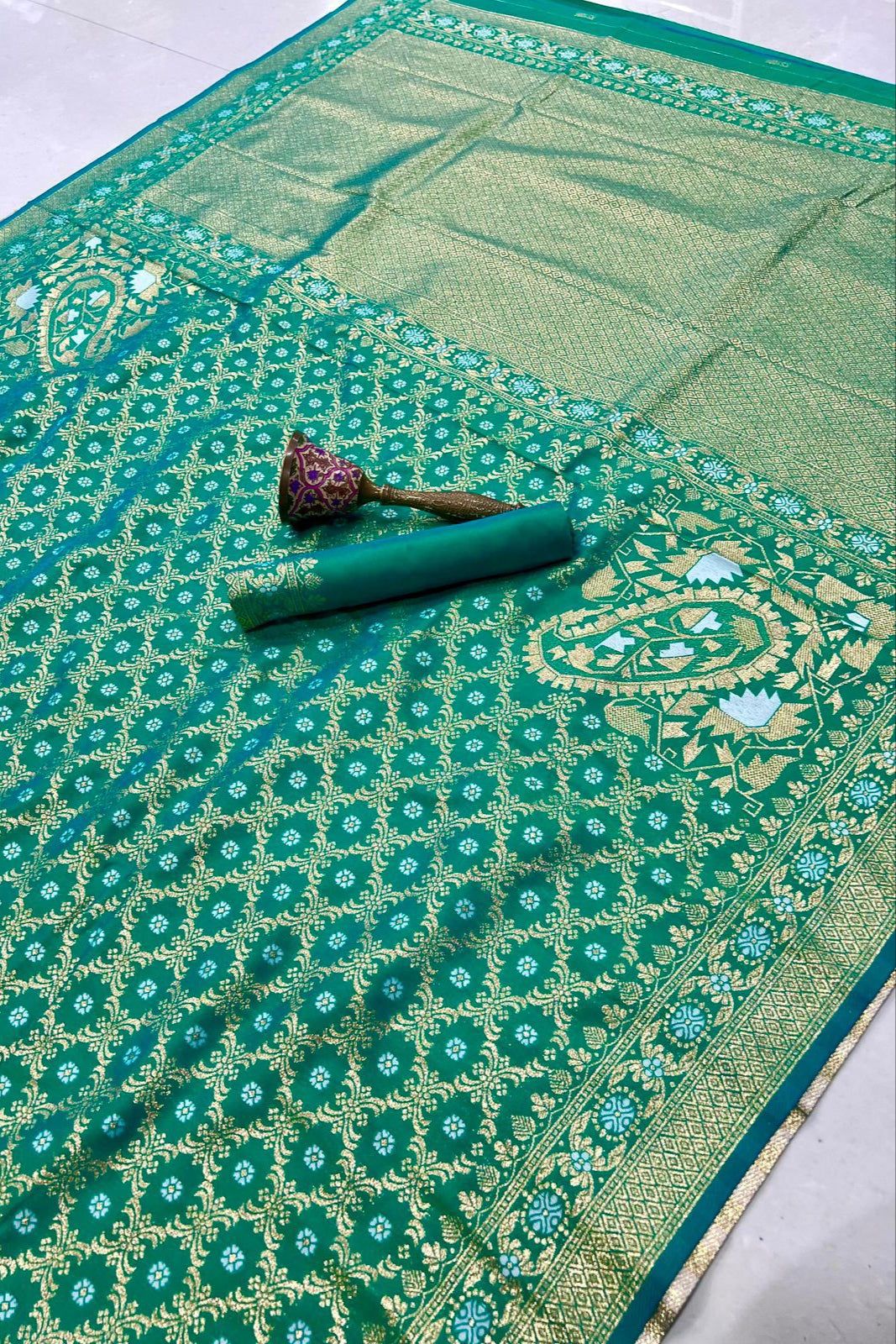 Golden Horizon Banarasi Silk Saree