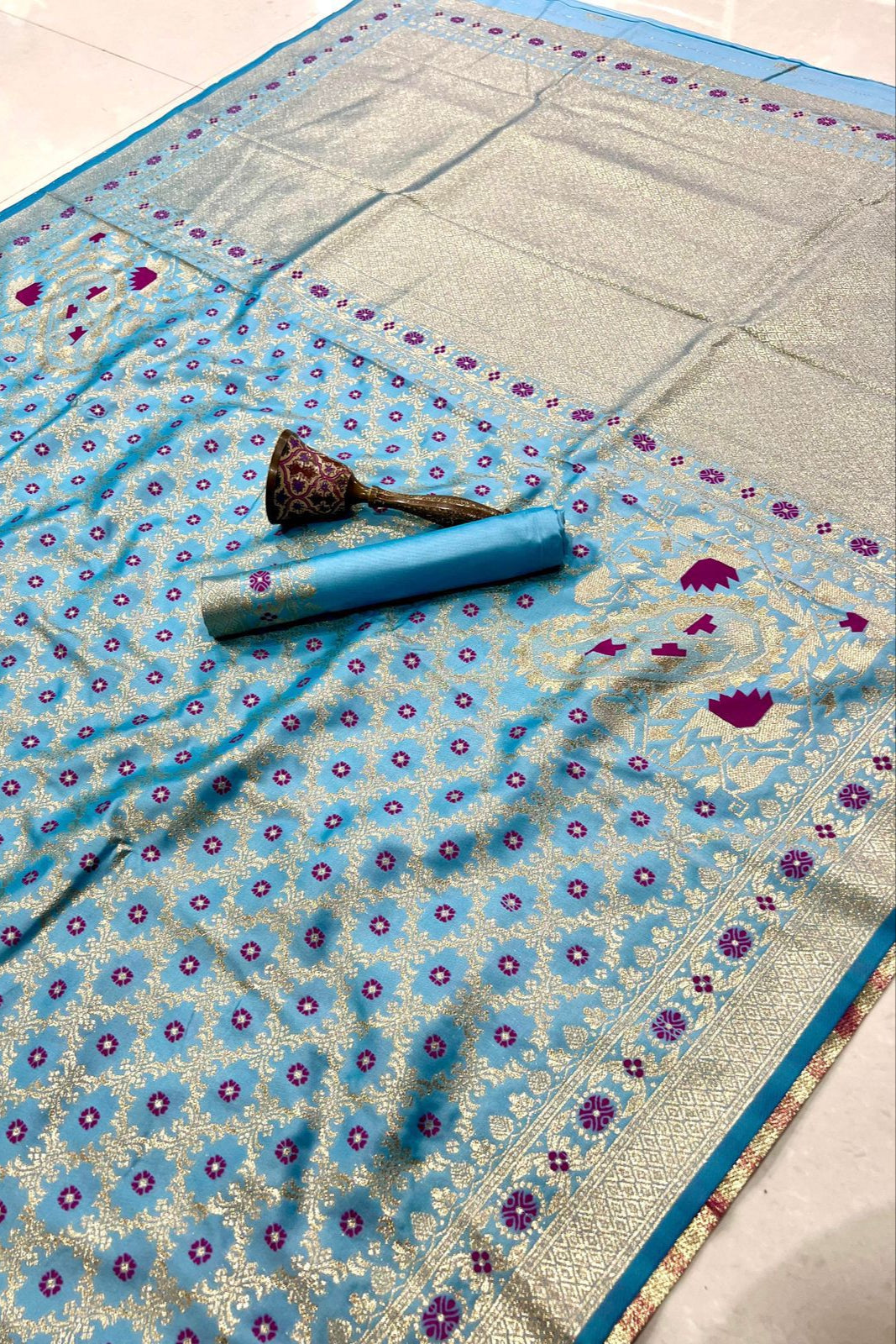 Golden Horizon Banarasi Silk Saree
