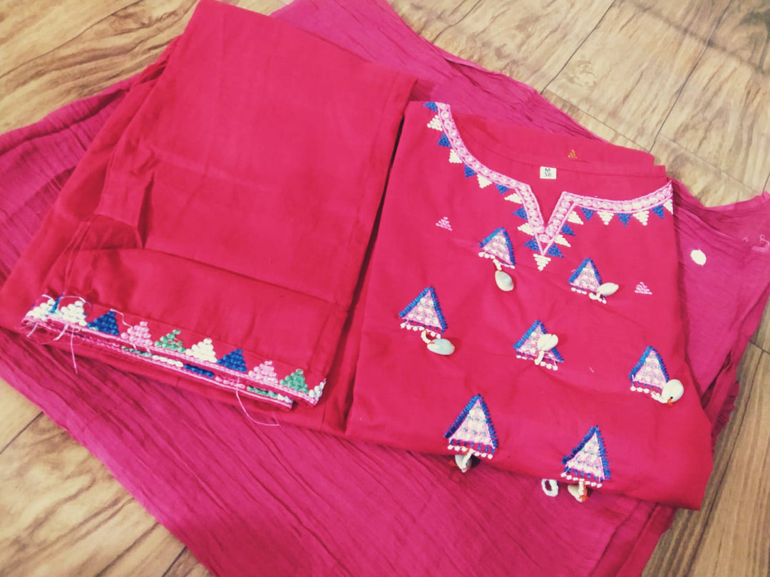 The Queen’s Reign Cotton Kurti Set