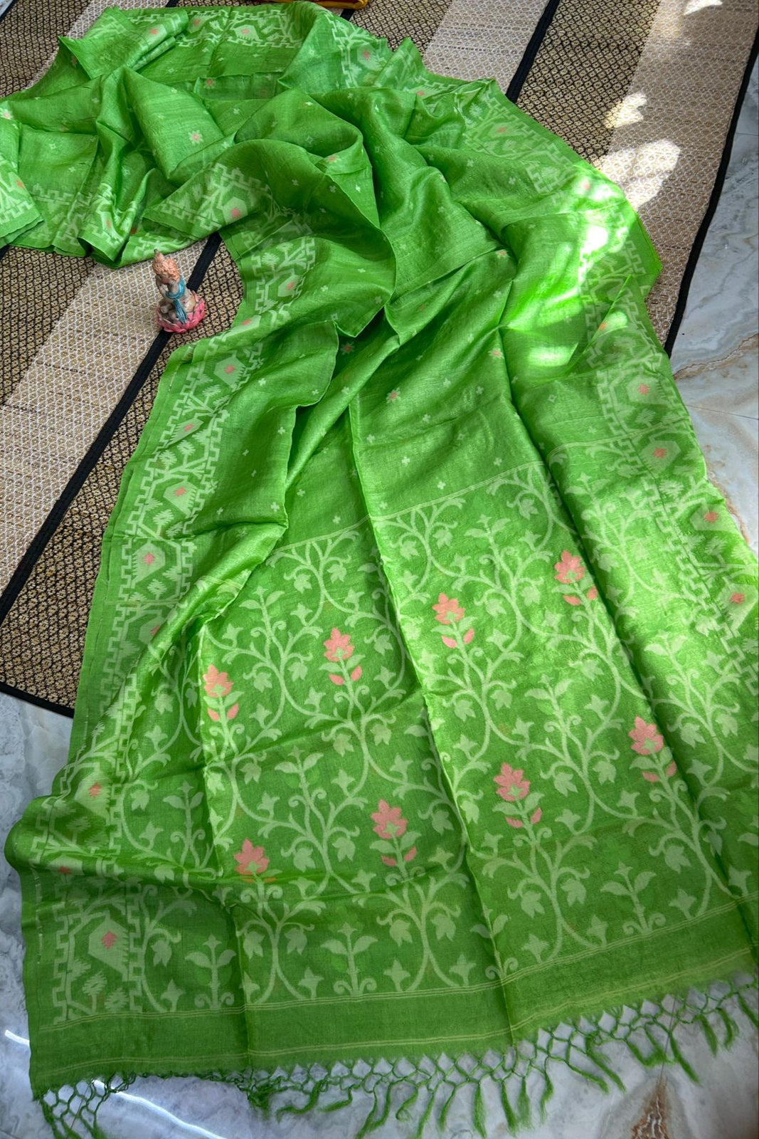 Golapi Mon Gachi Tussar Jamdani Saree