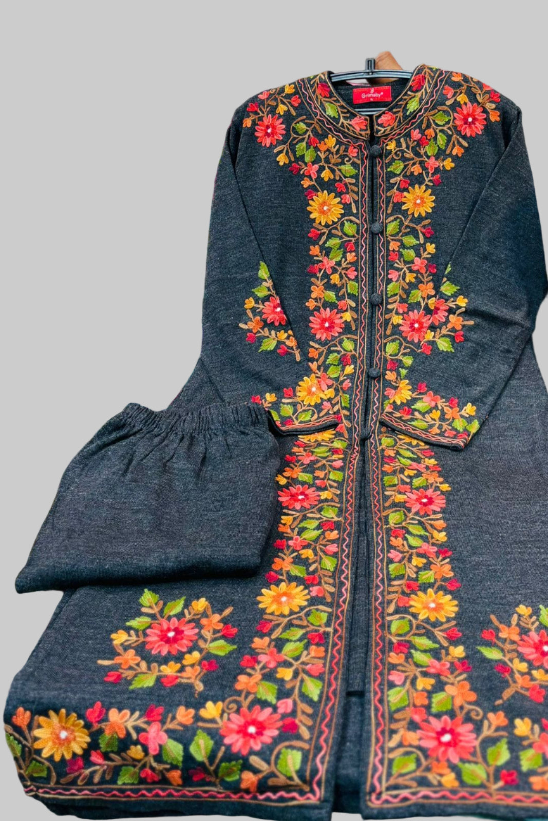 The Warm Edit Kashmiri Design Shrug Set – Monamaar