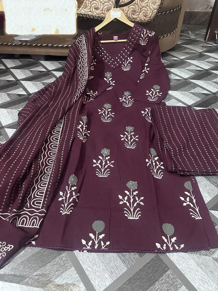 Chemistry Of Fondness Cotton Kurti Set