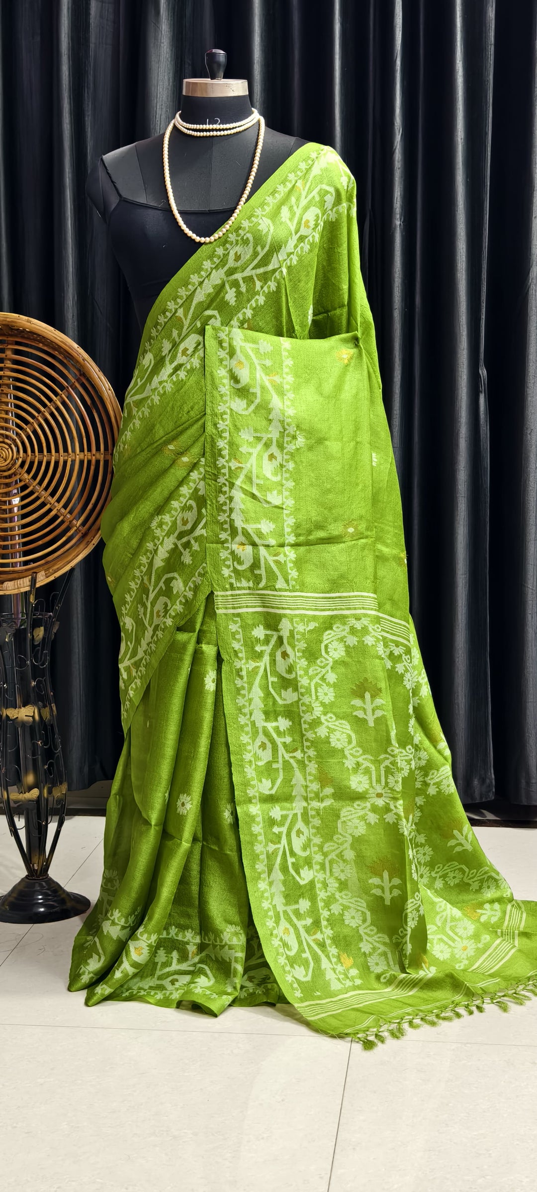 Kachha Sona Gachi Tussar Green Jamdani Saree