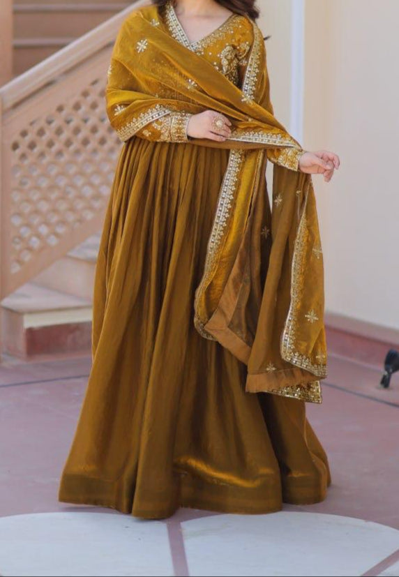 Dewdrop Bliss Fancy Silk Gown Set