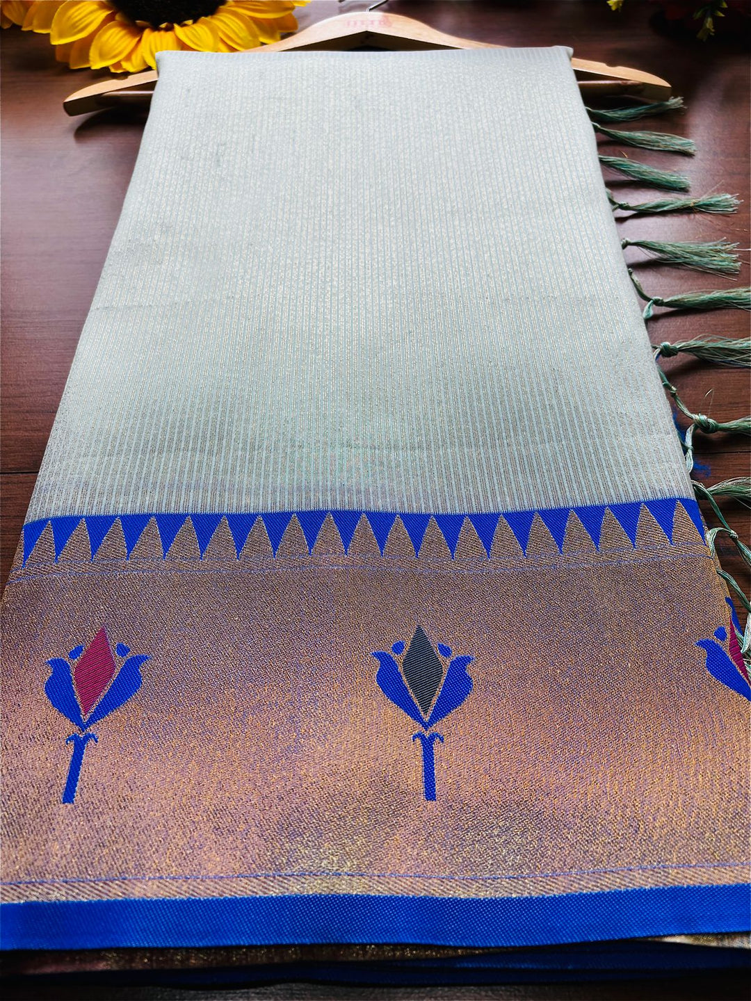 Varnika Valli - Kanjivarum Paithani Silk Saree