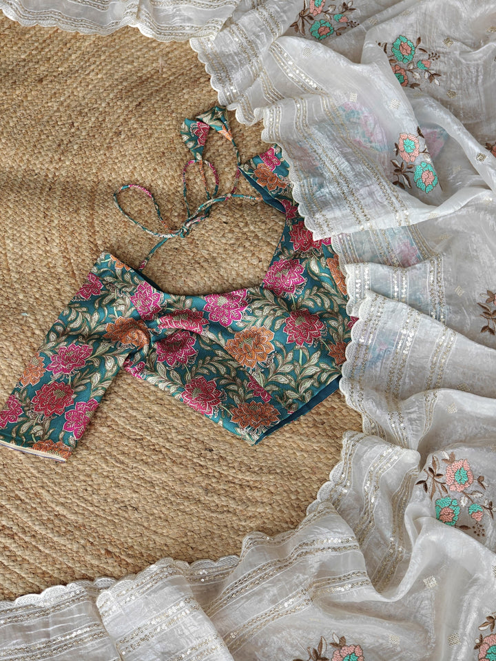 The Golden Dust Crush Organza White Saree(Ready made Blouse )