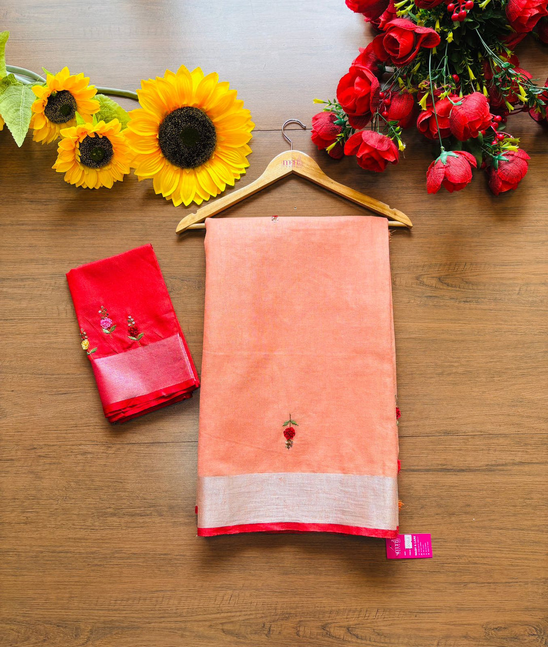 Arty-Crafty Pure Hand Embroidered Linen Saree