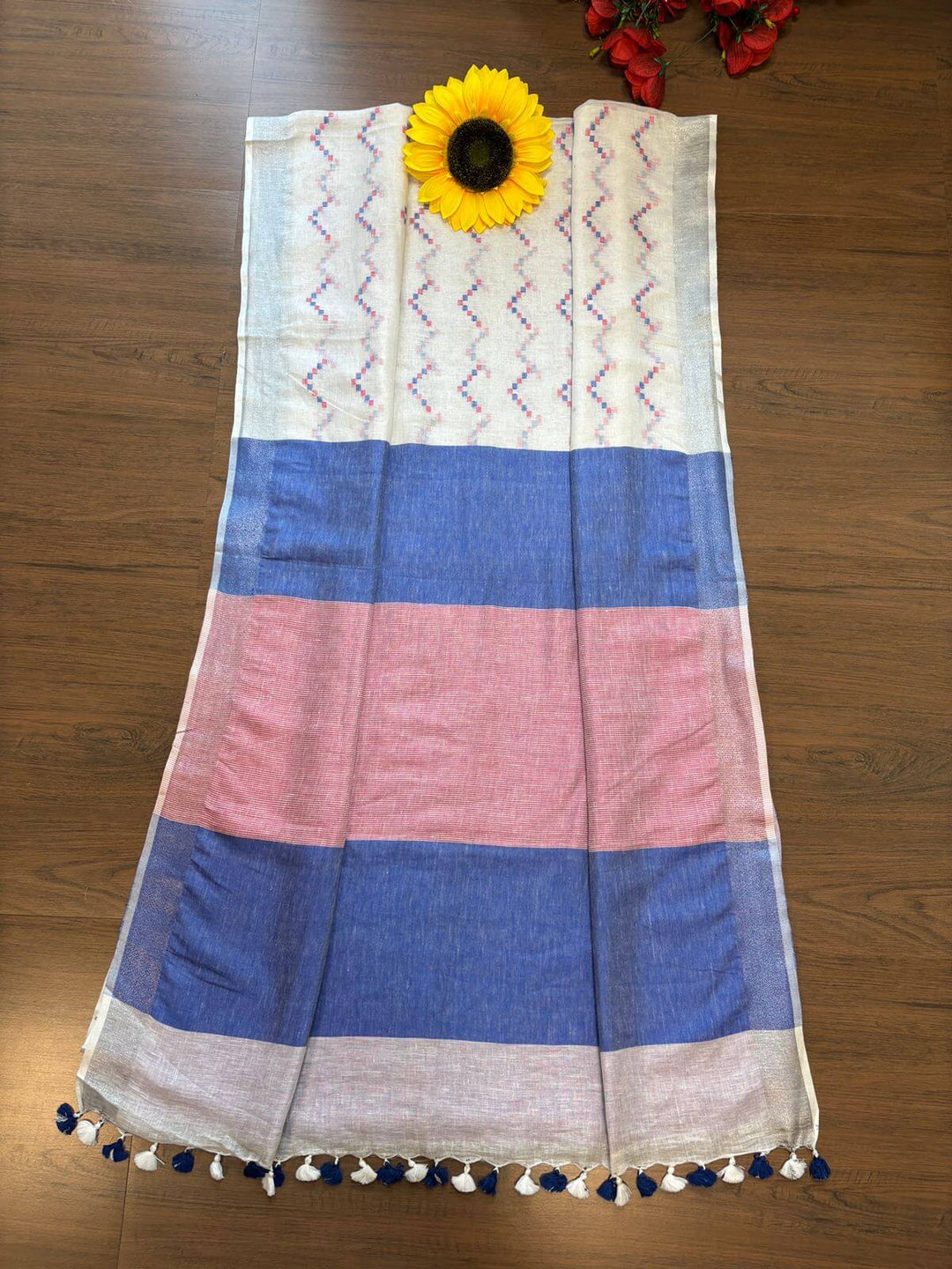 Beautifully Crafted Pure Linen Saree