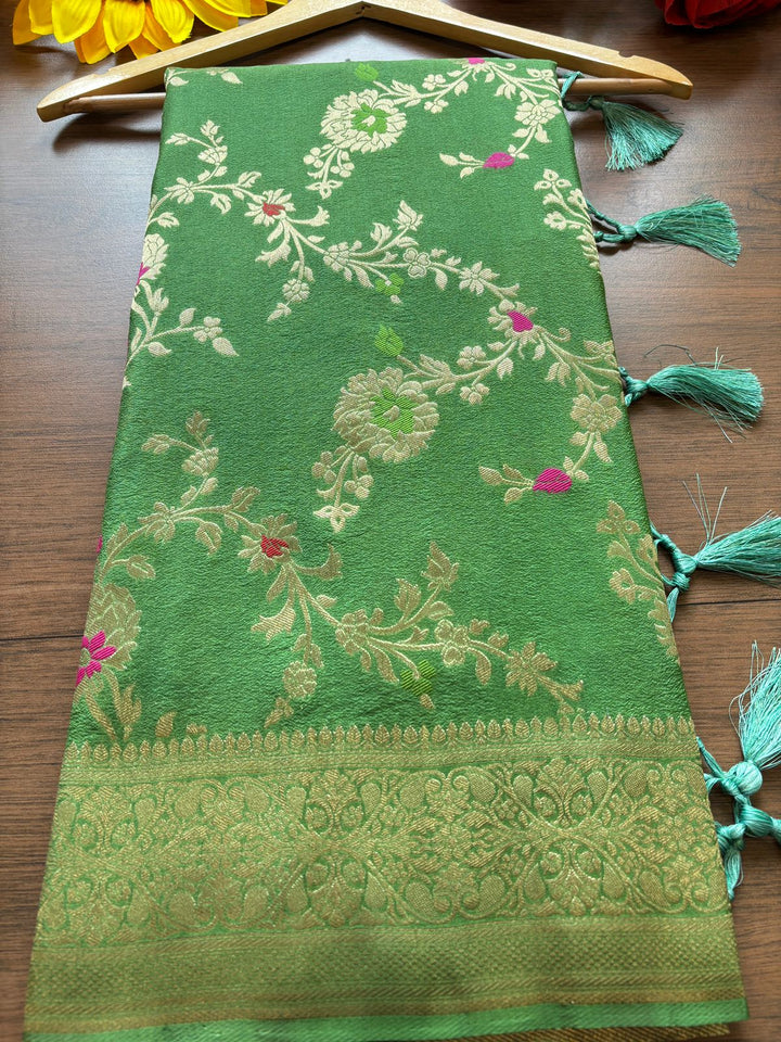 Avid Love - A Beautiful Floral Banarasi Saree