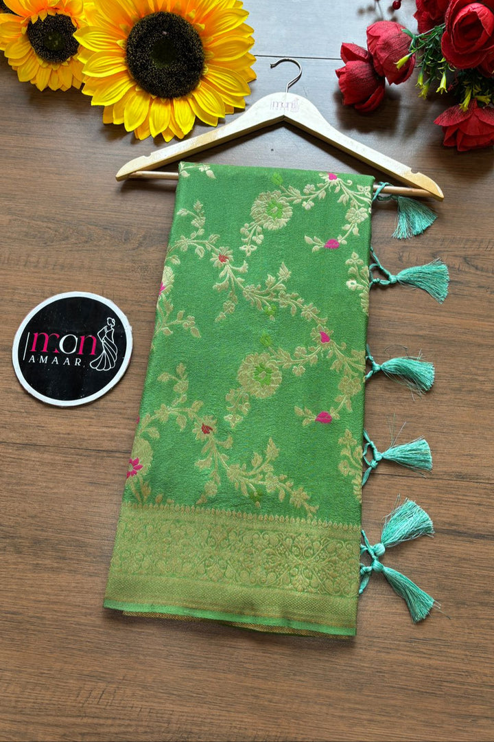 Avid Love - A Beautiful Floral Banarasi Saree