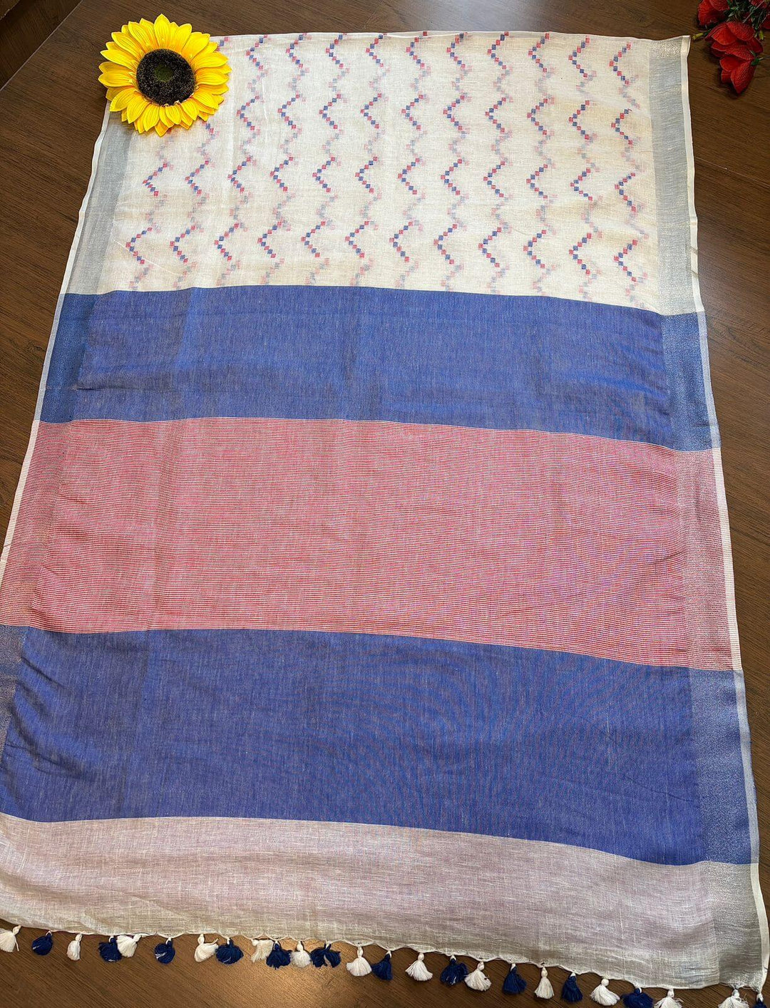 Beautifully Crafted Pure Linen Saree