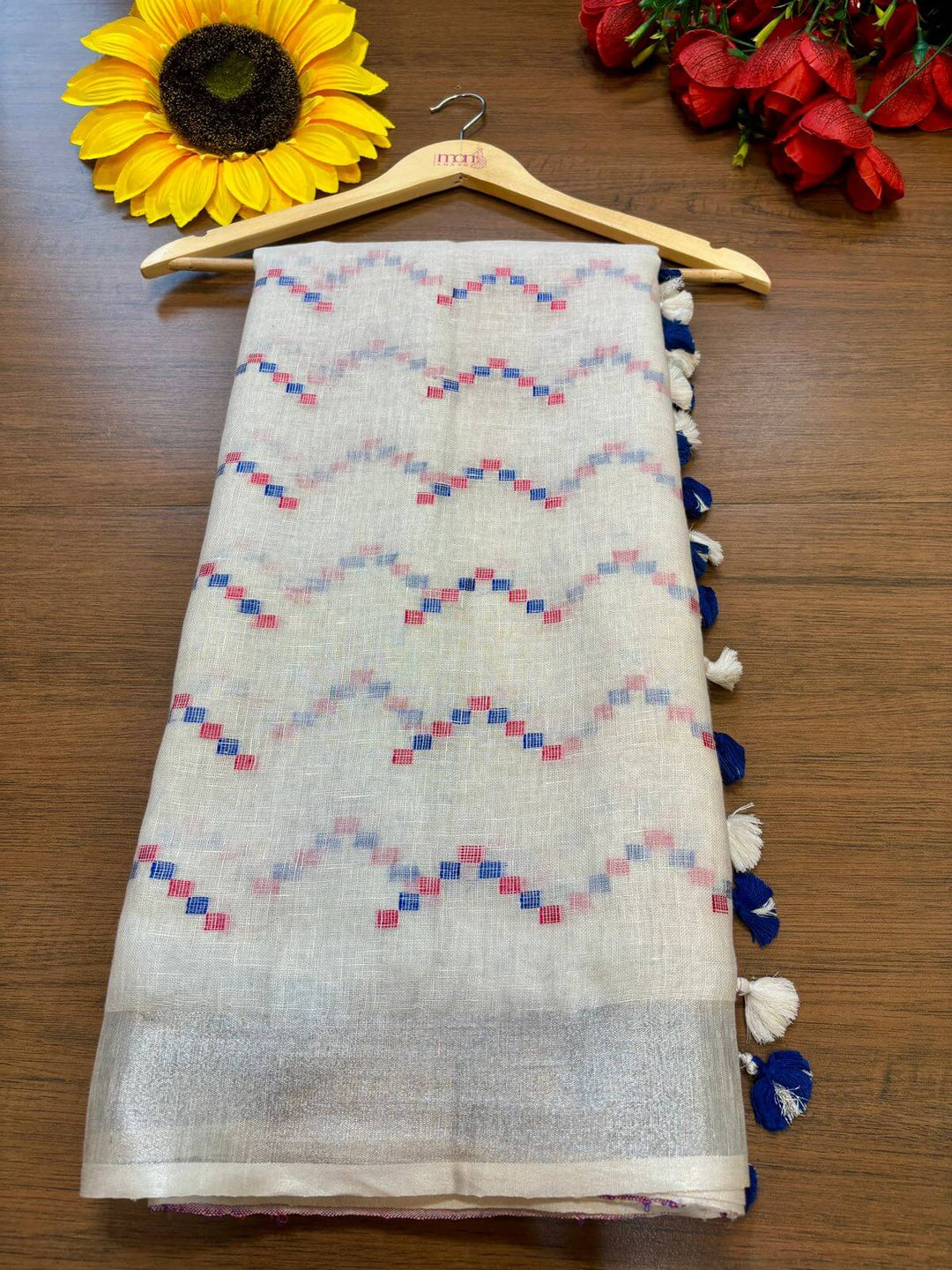 Beautifully Crafted Pure Linen Saree