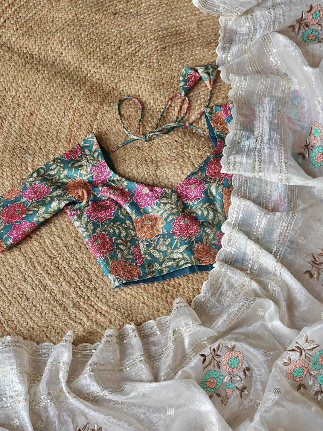 The Golden Dust Crush Organza White Saree(Ready made Blouse )