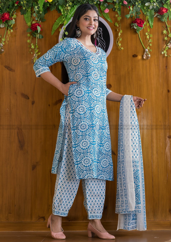 Cute Pockets Straight Cotton Kurti Set