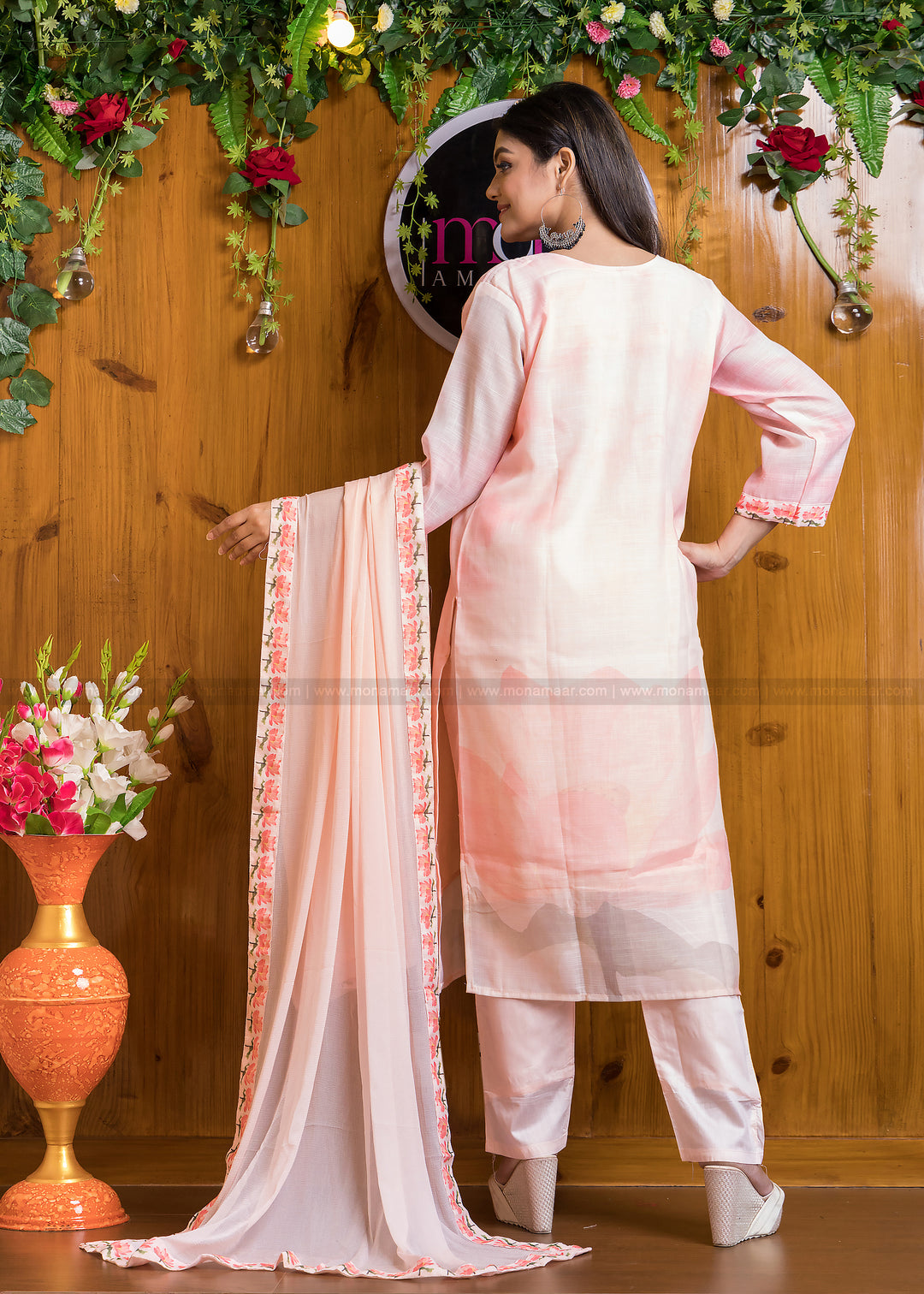 Visual Flow Of Endearing Pink Floral Kurti set