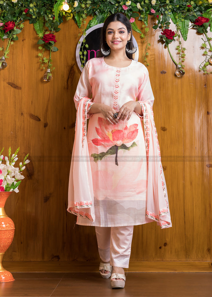 Visual Flow Of Endearing Pink Floral Kurti set