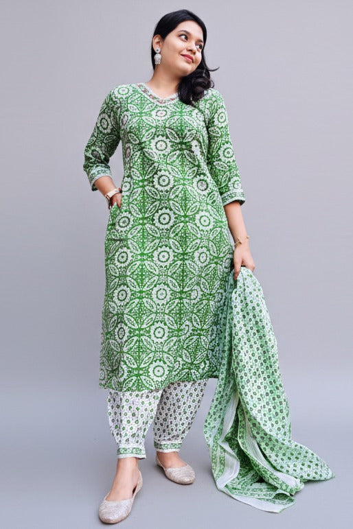 Adorable Green Cute Pockets Cotton Kurti Set