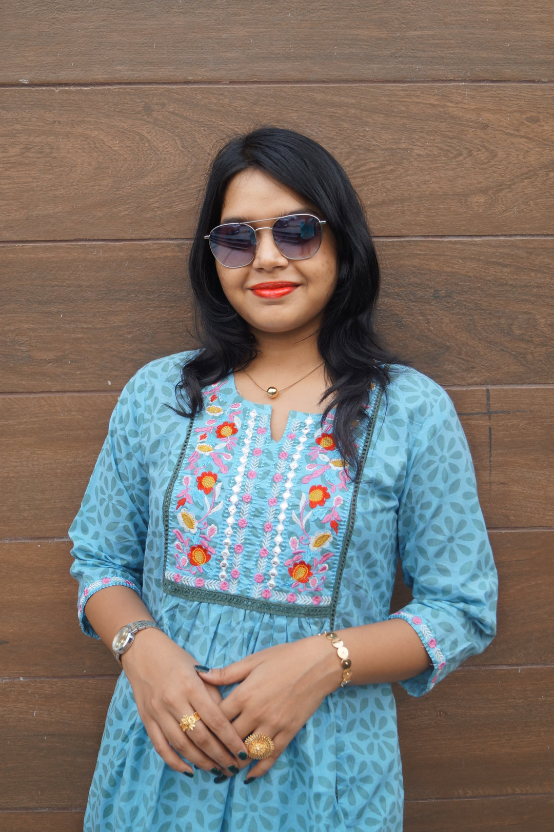 Vibrant Thread (Naira Cut Kurti Set)