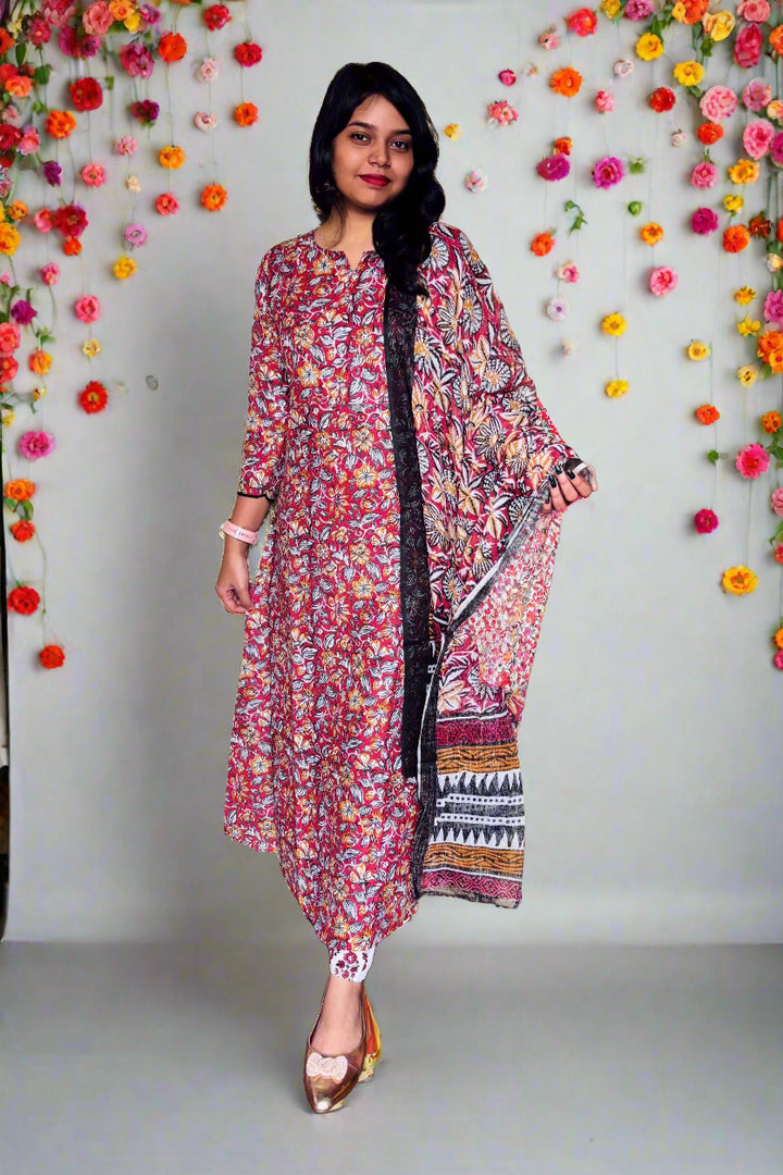 Lovable Anarkali Kurti Set