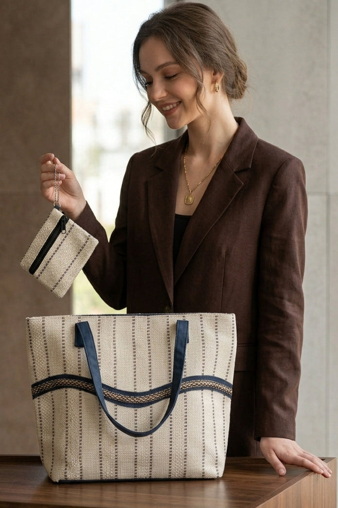Art in Your Hands -Tote Bag