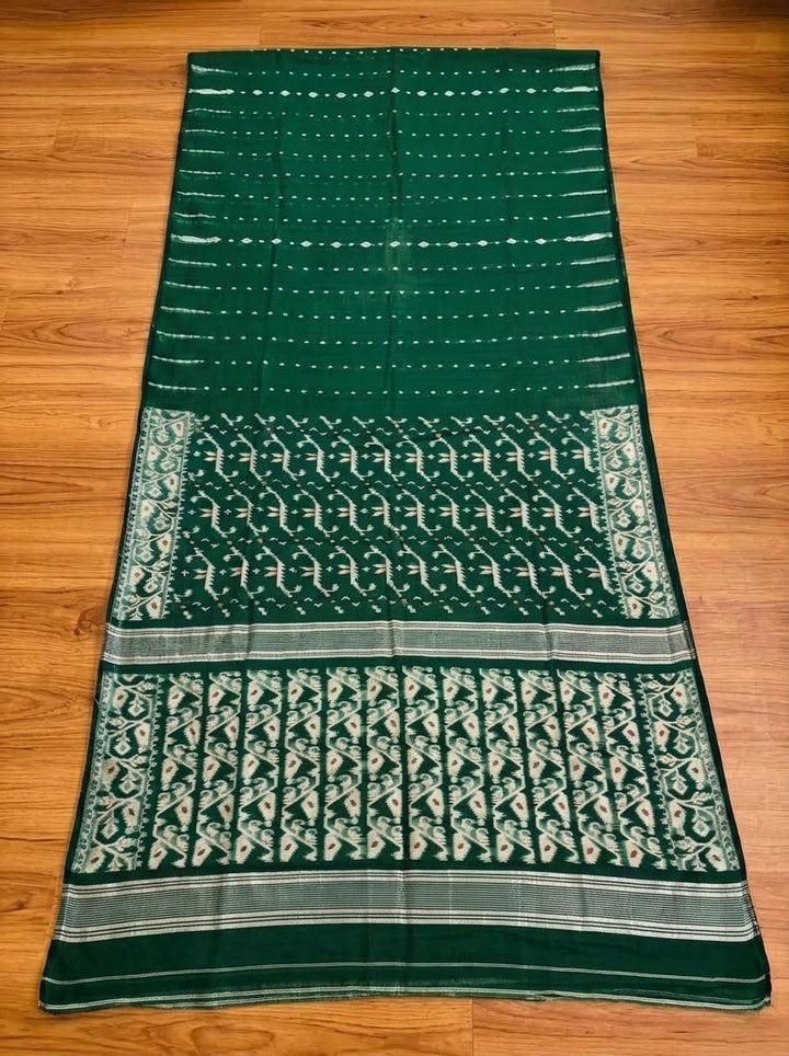 Shatarupa Bengal Jamdani Saree (Forest Green)
