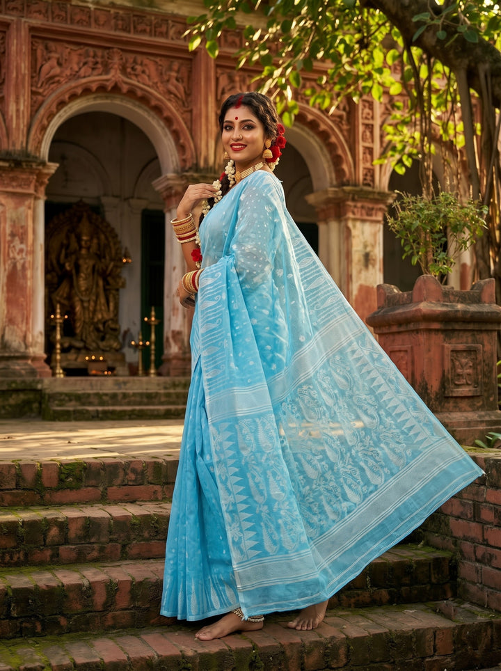 Moner Alo-Bengal Jamdani Saree (Light Sky)