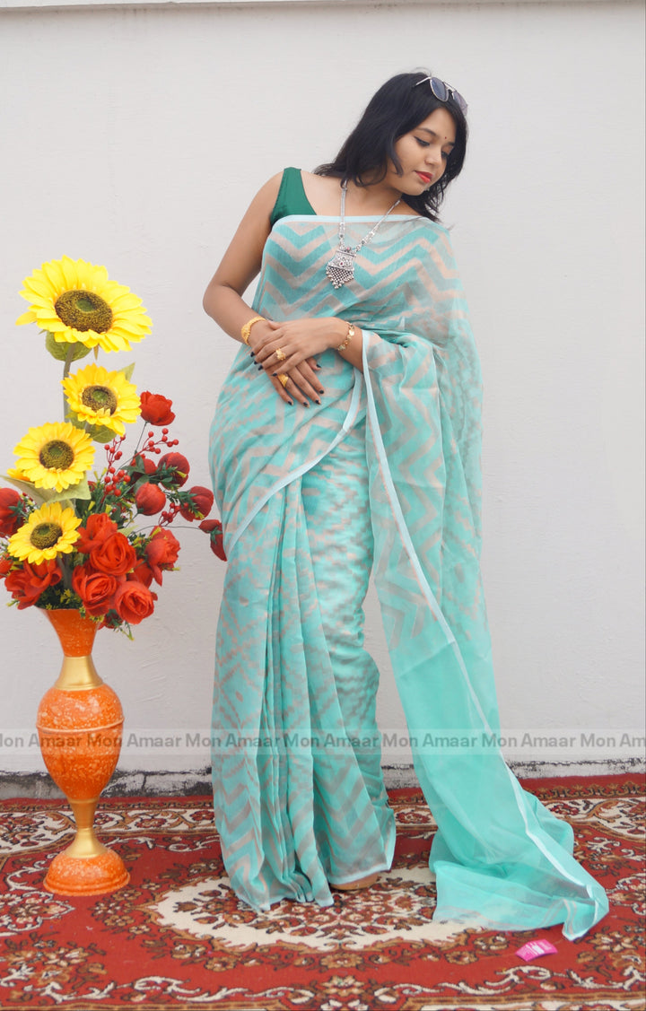 Sparkly Eyes And Flashing Smile  (Dhakai Jamdani Saree)