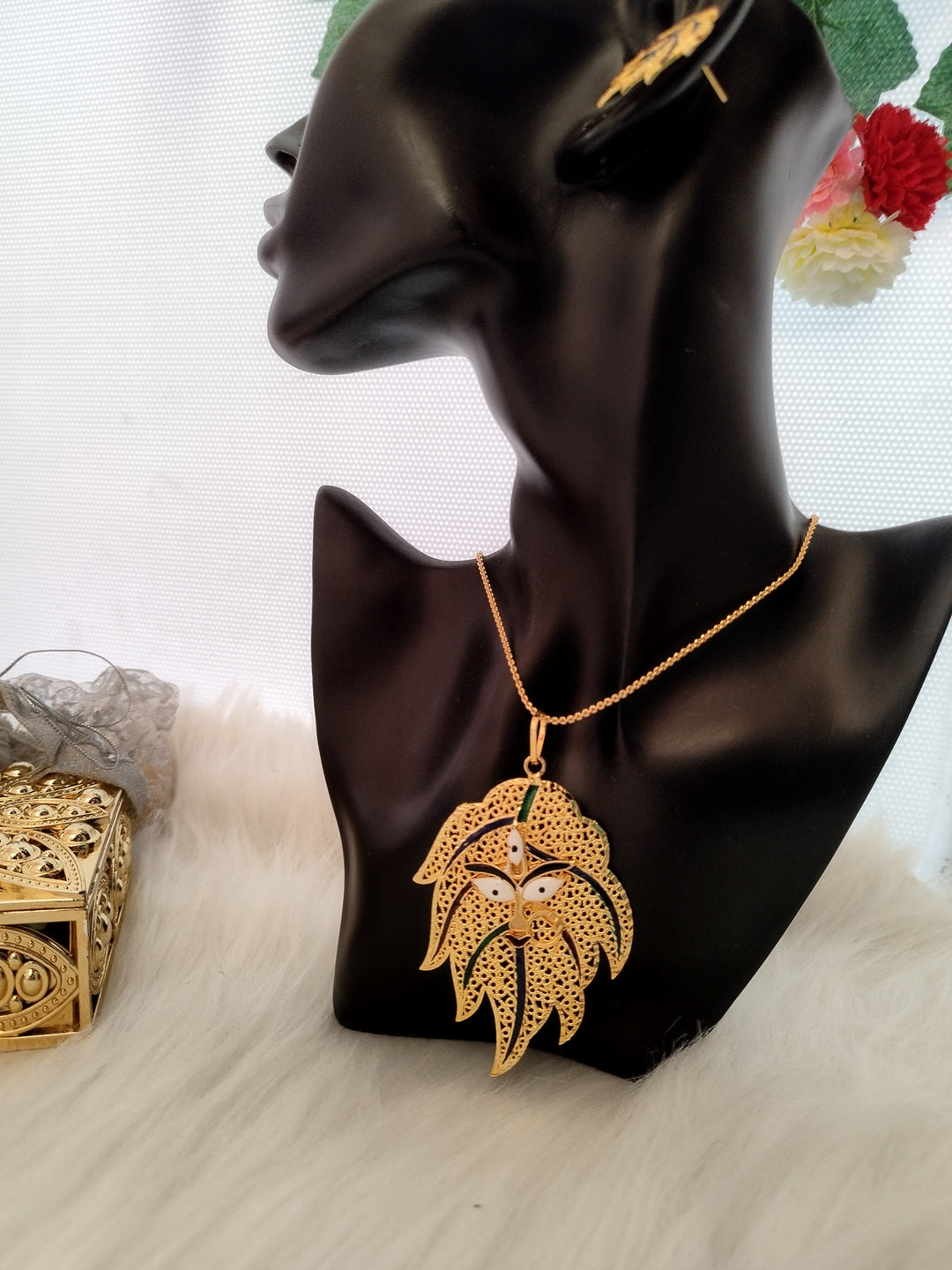 Maple Leaf Design Gold Plated Necklace Set