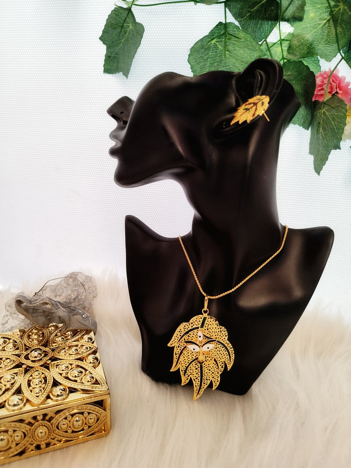 Maple Leaf Design Gold Plated Necklace Set