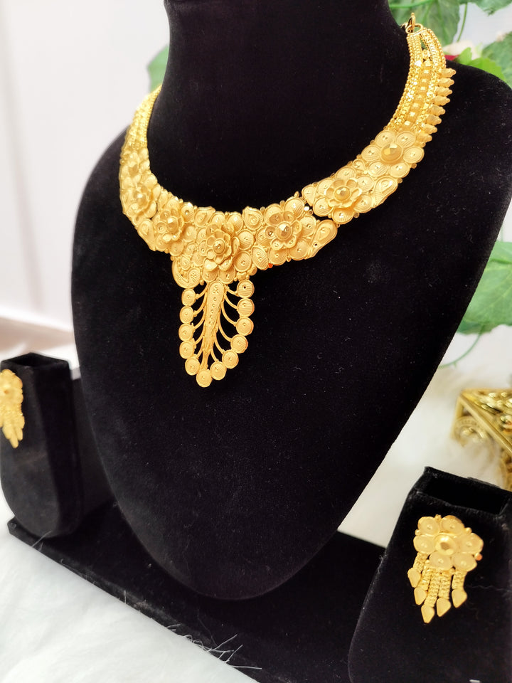 Perfect Fit(Gold Plated Necklace Set)