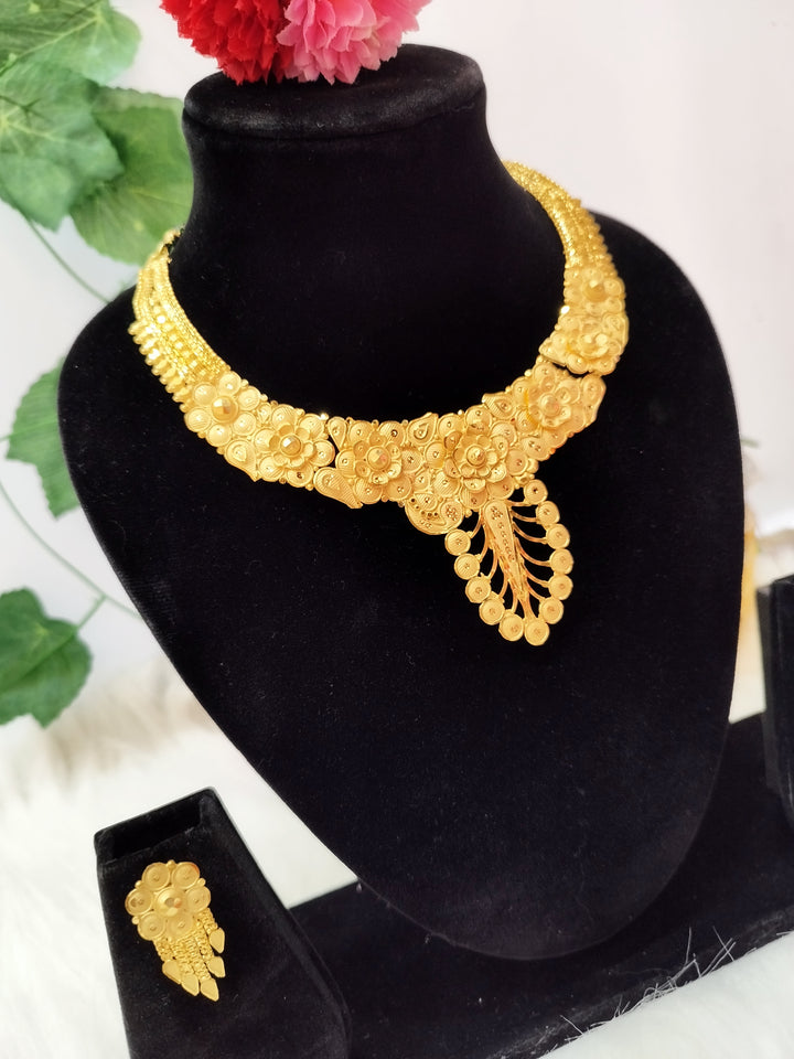 Perfect Fit(Gold Plated Necklace Set)