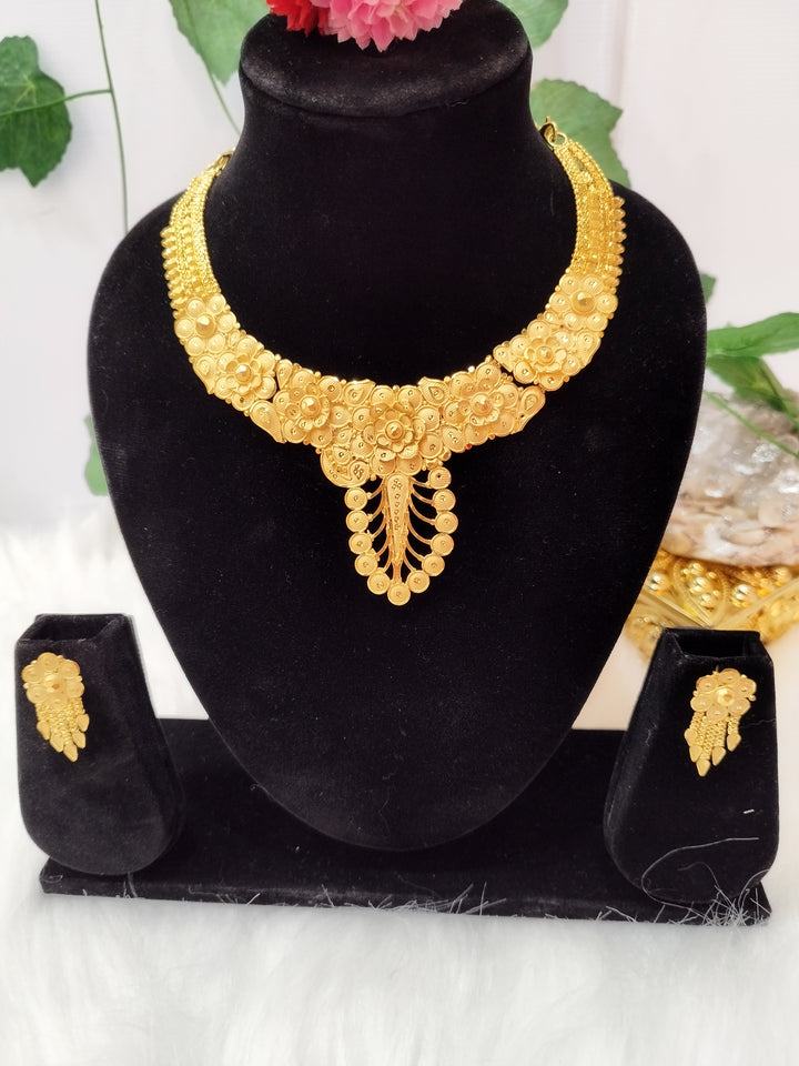 Perfect Fit(Gold Plated Necklace Set)