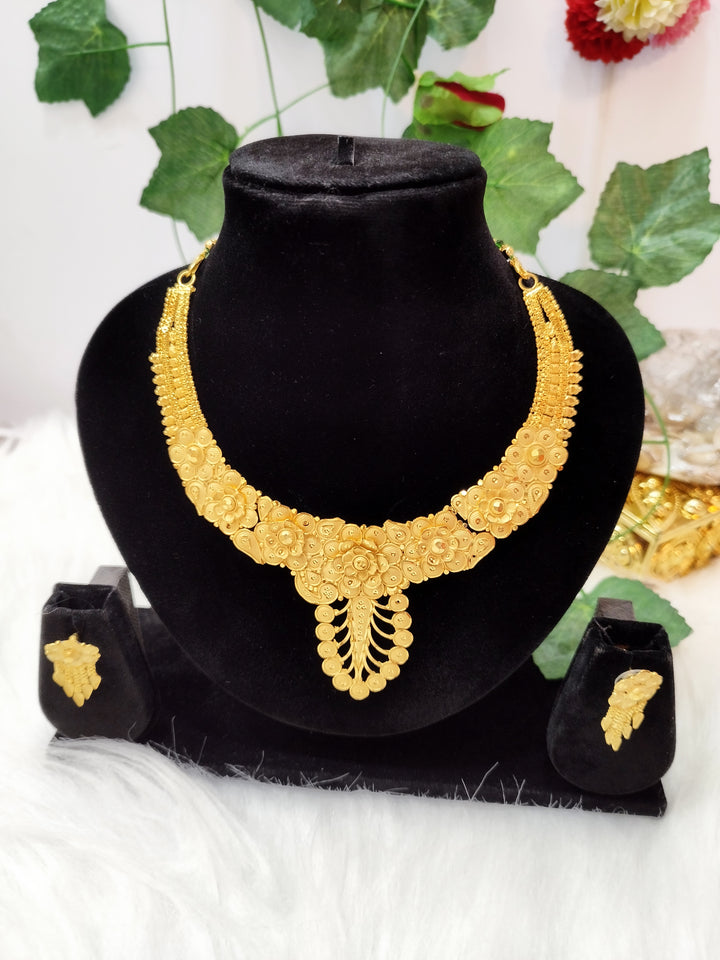 Perfect Fit(Gold Plated Necklace Set)