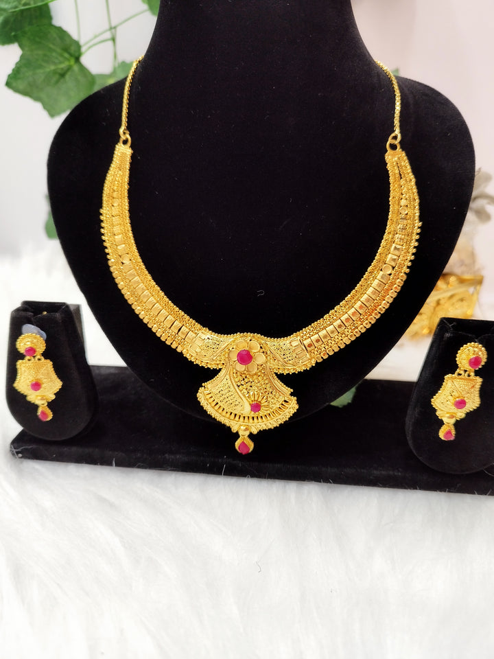 Classy Gold Plated Necklace Set