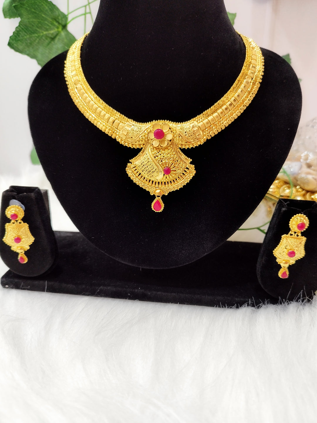 Classy Gold Plated Necklace Set