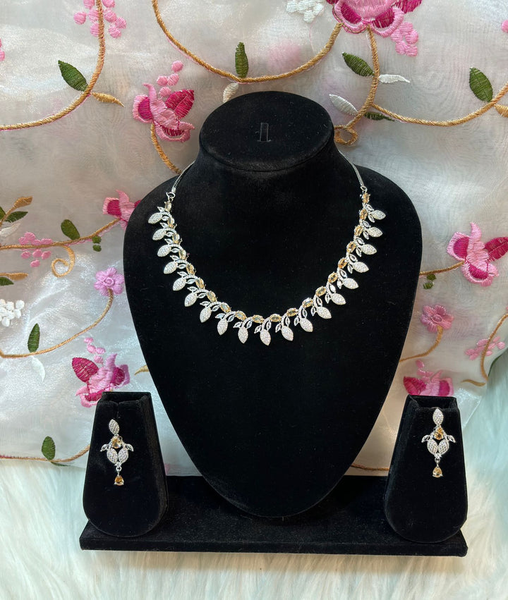 Gain The Fame (American Diamond Necklace Set)