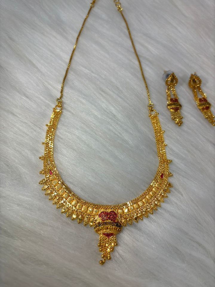 Saji Gold Plated Haar [Small Necklace ]