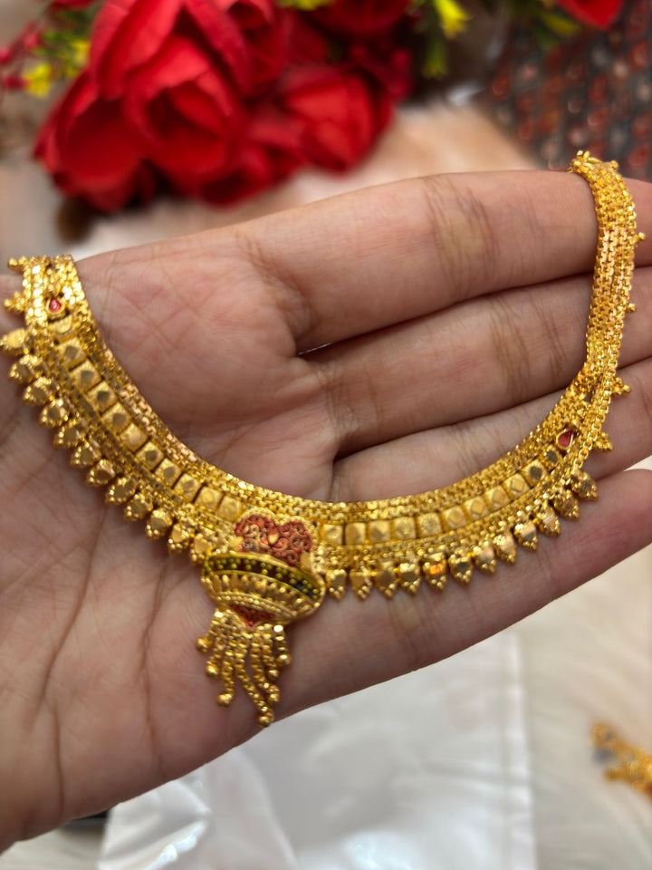 Saji Gold Plated Haar [Small Necklace ]