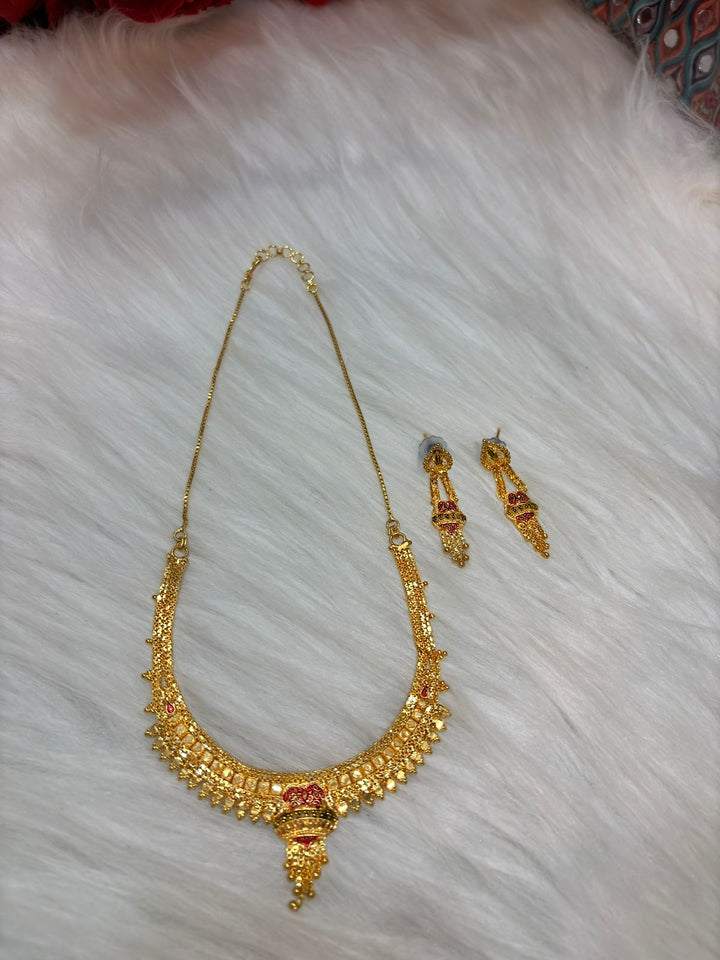 Saji Gold Plated Haar [Small Necklace ]