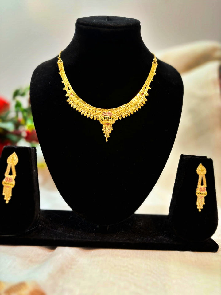 Saji Gold Plated Haar [Small Necklace ]