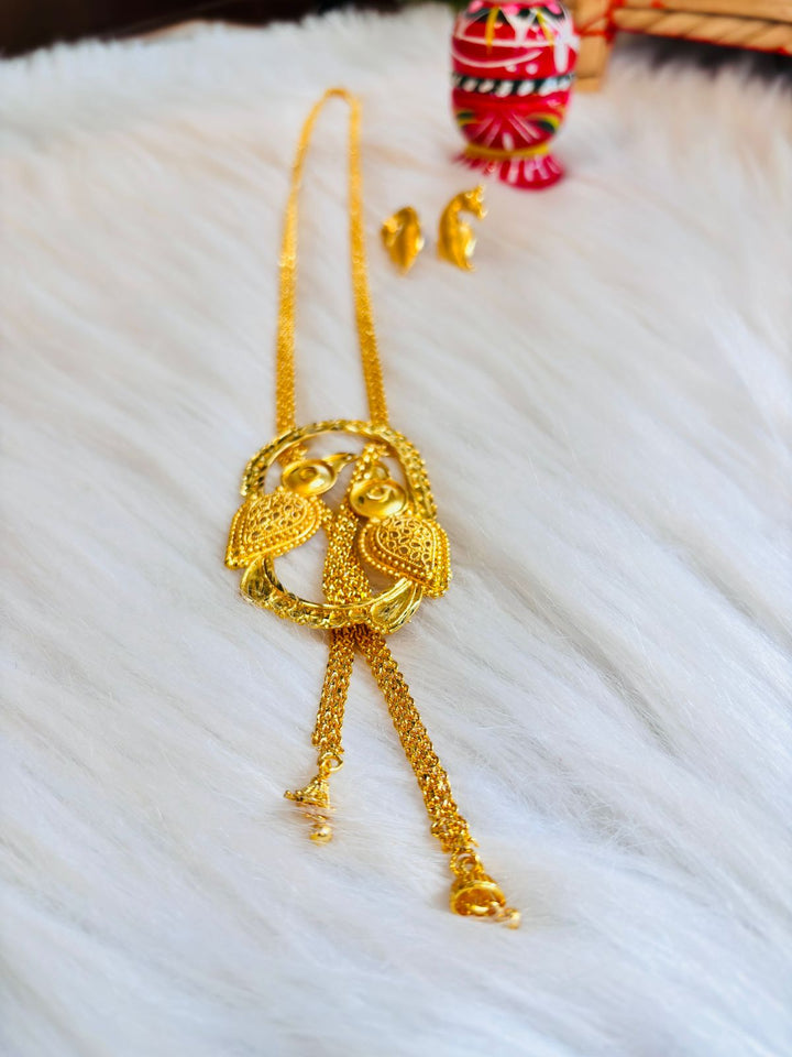 Golden Twin Birds (Gold Plated Rich  Necklace Set)