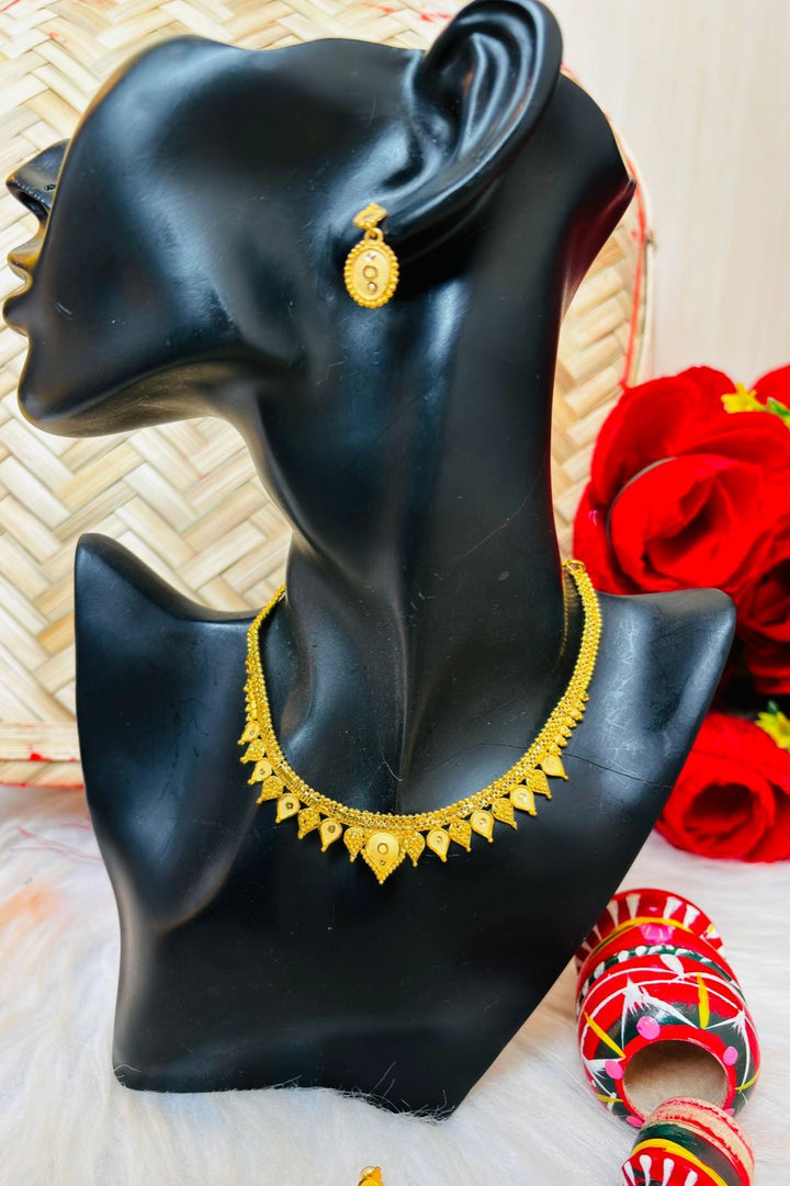 Golden Touch - Necklace Set