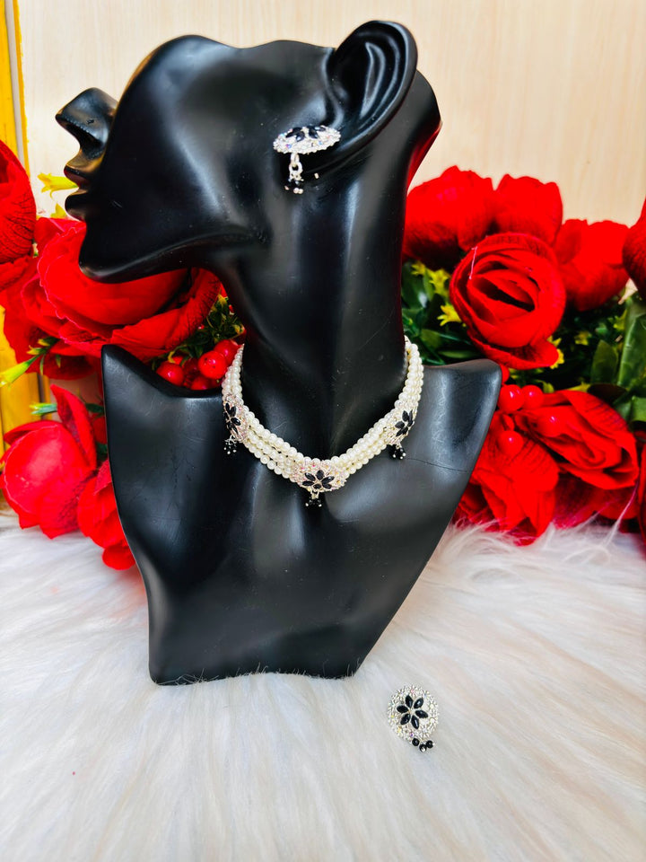 Shining Stunner  - Chocker Set