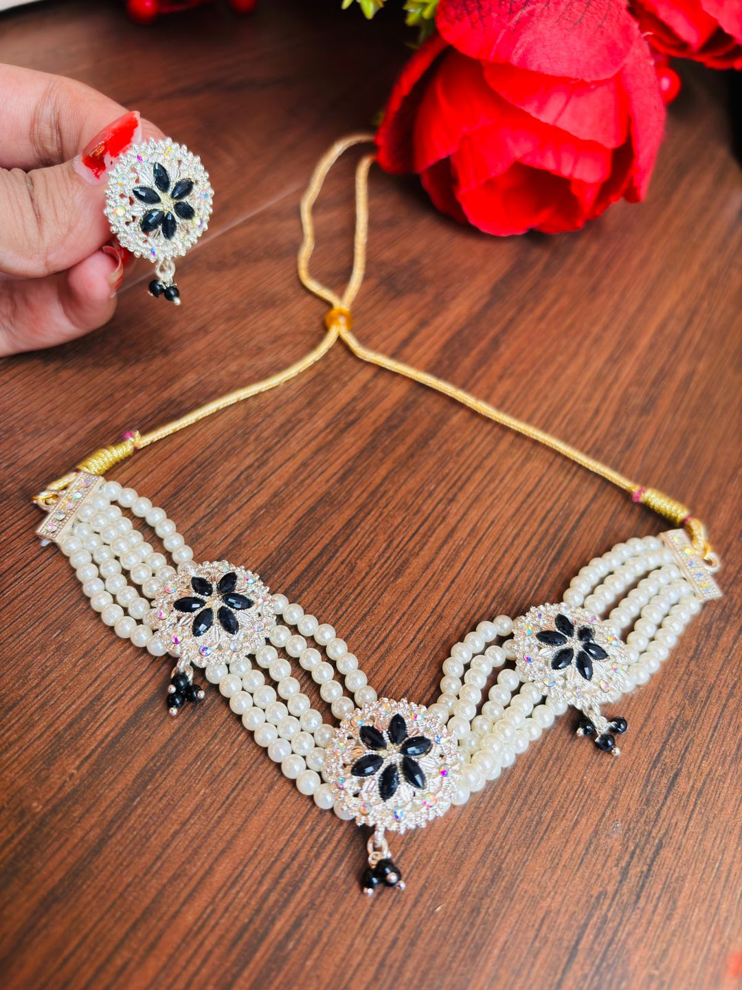 Shining Stunner  - Chocker Set