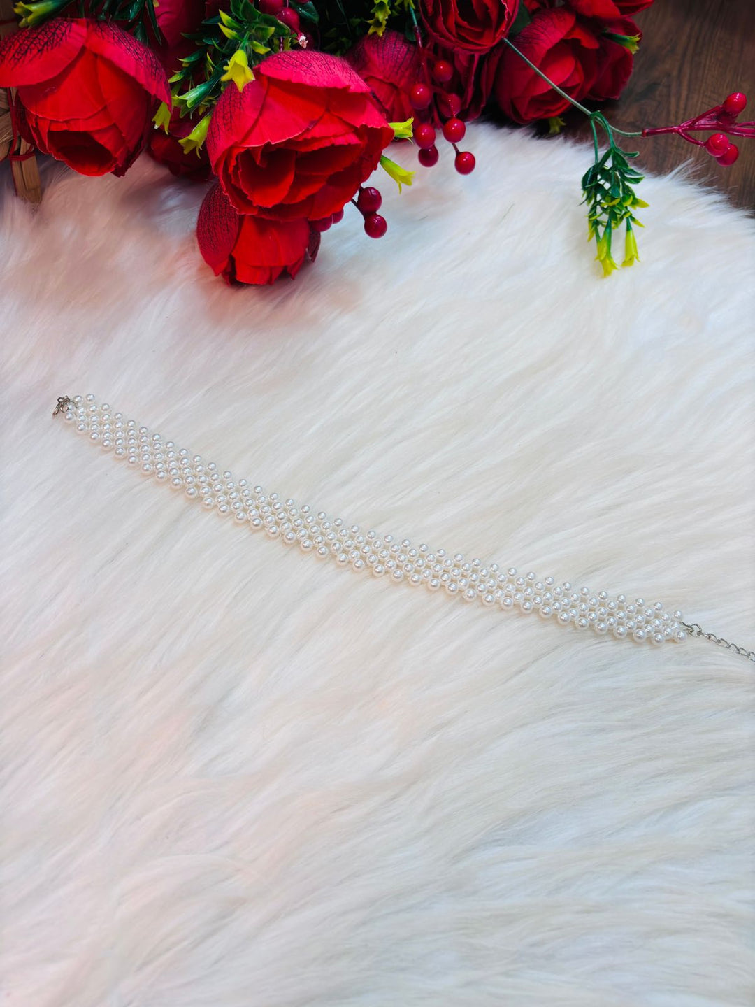 Chic And Smart Pearl Necklace