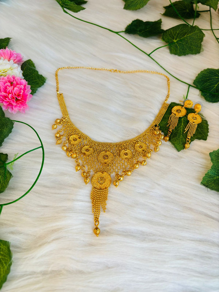 Mukutavirajita Gold Plated Necklace Set