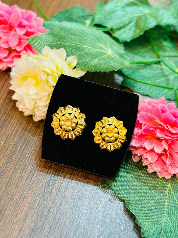 Up To Date -The Gold Plated Earrings