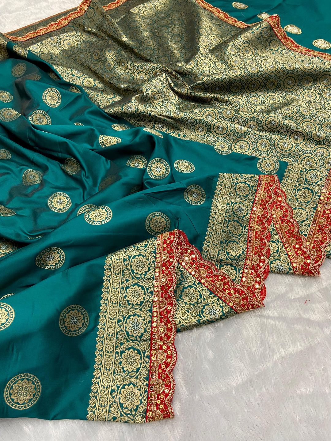 Misty Mornings khaddi Georgette Silk Saree