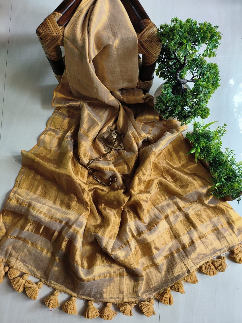 A Traveler's Tune Tissue Linen Saree