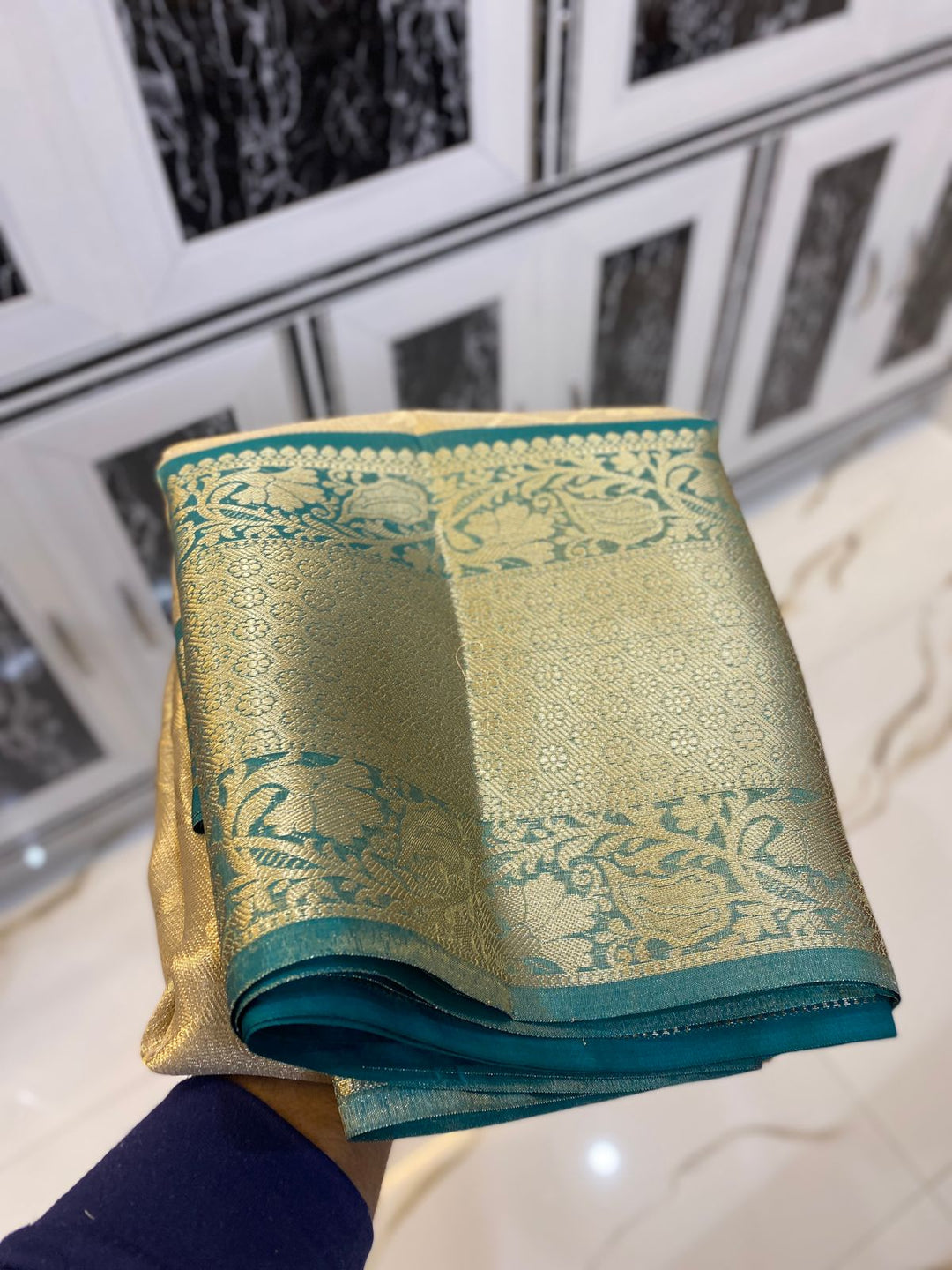 Eyes On - Kanjivaram Tissue Brocade  Banarasi Saree